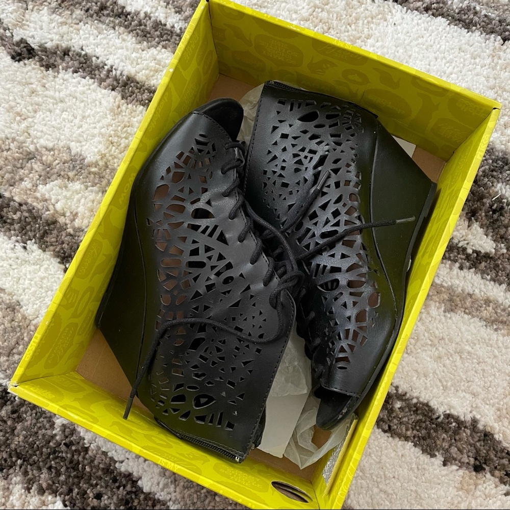 Black Barcelona Wedge Sandals